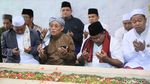 Potret Rano Karno Ziarah ke Makam Ulama Betawi Buya Zayadi