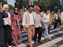 RK Naik TransJ Bersama Kelompok Disabilitas, Soroti Fasilitas Belum Merata