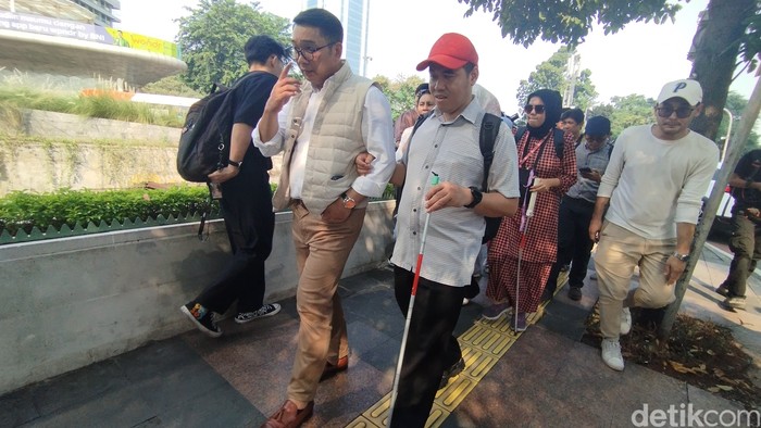 Ridwan Kamil, kandidat cagub Jakarta, membawa isu diskriminasi disabilitas dalam kegiatannya di suasana Pilgub Jakarta 2024 ini. (Maulana Ilhami Fawdi/detikcom)