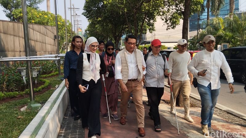 Ridwan Kamil, kandidat cagub Jakarta, membawa isu diskriminasi disabilitas dalam kegiatannya di suasana Pilgub Jakarta 2024 ini. (Maulana Ilhami Fawdi/detikcom)