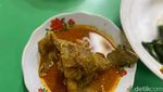 Lamak Bana! Nasi Padang Batusangkar pakai Ikan Bilis dan Karapuak Cagau