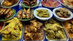 Lamak Bana! Nasi Padang Batusangkar pakai Ikan Bilis dan Karapuak Cagau