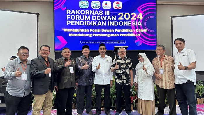 Rudianto Lallo (tengah) terpilih jadi Ketua Umum Forum Dewan Pendidikan Indonesia (FDPI) Periode 2024-2029.