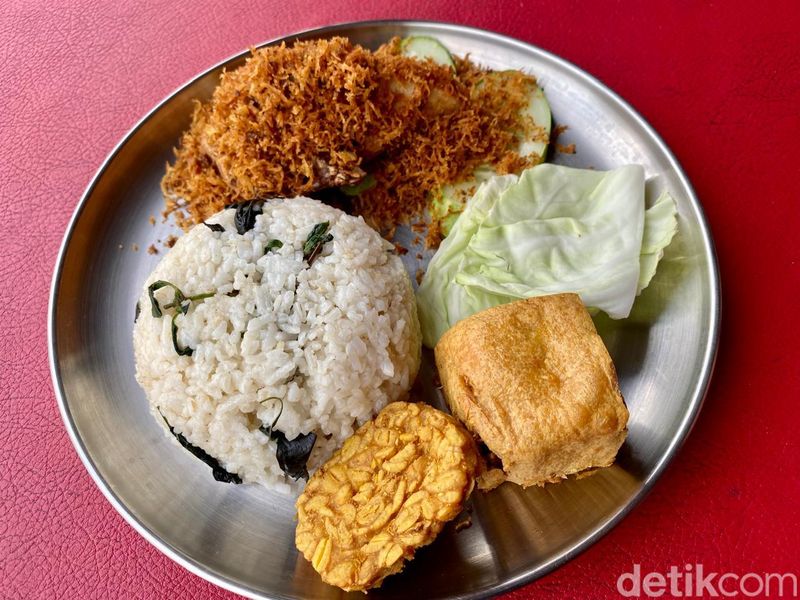 Sambal Pemersatu Bangsa : Tersengat Pedasnya Tempong dengan Nasi Cikur