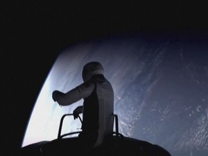 Momen Bersejarah Manusia Rp 29 Triliun Spacewalk di Antariksa
