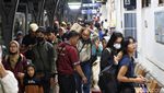 Suasana Stasiun Pasar Senen Jelang Long Weekend