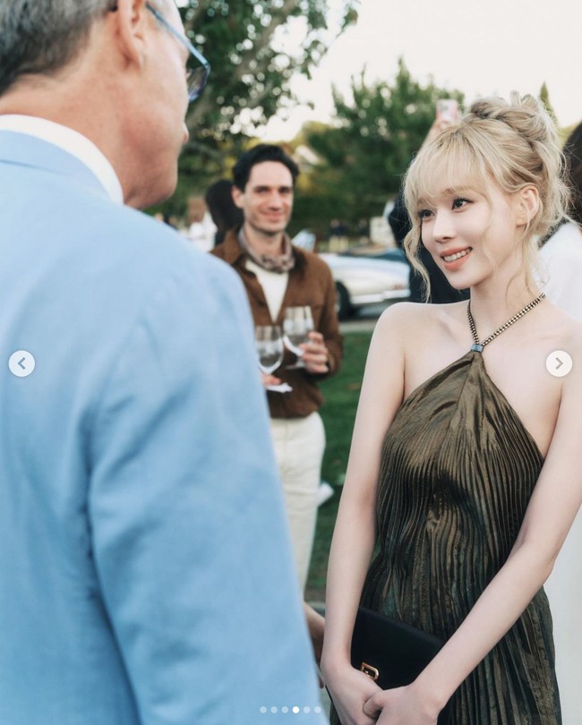 Winter mengenakan ‘Kellen Pleated Satin Evening Dress’ dari Ralph Lauren, yang harganya mencapai puluhan juta rupiah. Foto: dok. Instagram @imwinter