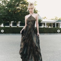 Selama peragaan busana berlangsung, personel grup KPop aespa itu duduk di sebelah Ryu Jun Yeol dan Krystal Jung. Foto: dok. Instagram @imwinter