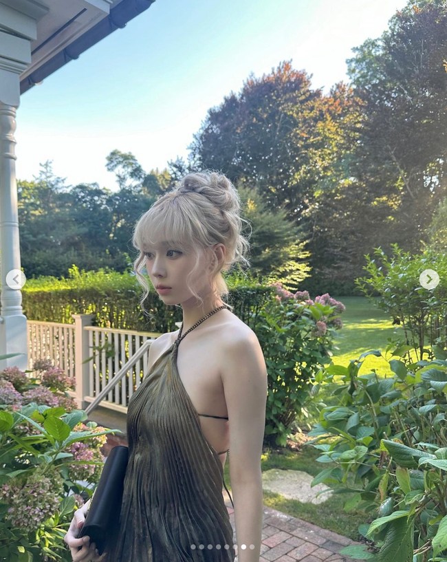 Dengan gaun yang dikenakannya, Winter terlihat bak Tinker Bell, karakter peri dalam film Peterpan, yang baru saja melangkah dari dunia dongeng. Foto: dok. Instagram @imwinter