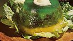 10 Kue Bentuk Aneh Ini Ada di Dalam Buku Resep Jadul