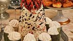 10 Kue Bentuk Aneh Ini Ada di Dalam Buku Resep Jadul