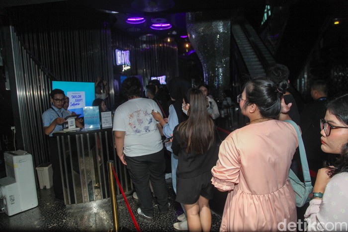 dEras Vaganza digelar di Glitz Inclusive, Kuningan City, sore ini. dEras Vaganza digelar di Glitz Inclusive, Kuningan City, sore ini.