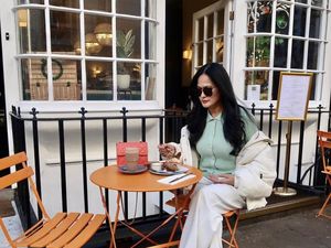 Donna Harun Awet Muda di Usia 56 Tahun, Paling Doyan Sushi dan Kopi