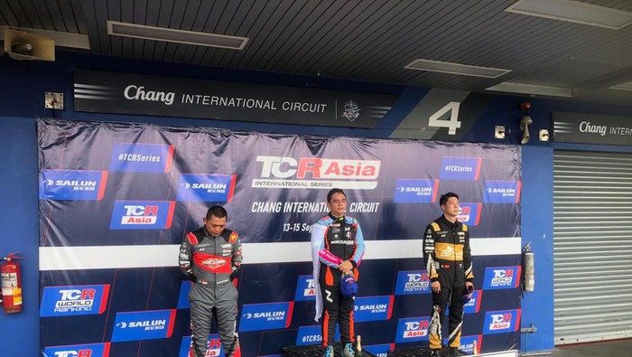 Dypo Fitramadhani berjaya di putaran ketujuh TCR Asia Series 2024.