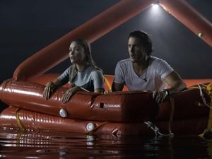 Sinopsis Film Great White, Lima Orang Terjebak di Tengah Laut