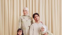 Fitrop telah berkeluarga, tahun ini pernikahannya berusia 10 tahun. Keluarganya harmonis dengan 2 putri kecil yang menggemaskan. Foto: Instagram @fitrop