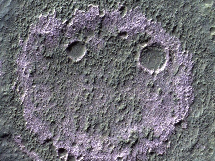 Badan Antariksa Eropa (ESA) telah menemukan struktur wajah tersenyum di permukaan planet Mars. Diperkirakan pola ini menandakan adanya kehidupan di sana.