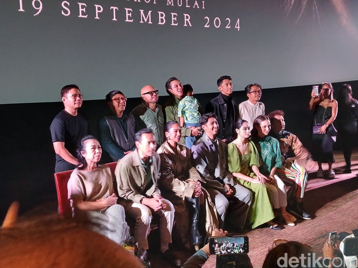 Jumpa pers dan gala premier film Lembayung yang disutradarai Baim Wong Jumpa pers dan gala premier film Lembayung yang disutradarai Baim Wong