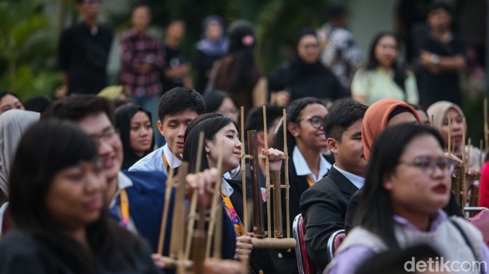 Kala Siswa Adu Gagasan dan Berperan Layaknya Sidang PBB Museum Kebangkitan Nasional telah usaiΒ gelarΒ lomba debat nasional berkonsep Model United Nation. Siswa melakukan adu gagasan dan berperan layaknya sidang PBB.