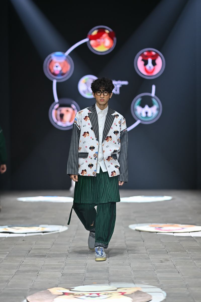 Koleksi Adrie Basuki di Plaza Indonesia Fashion Week
