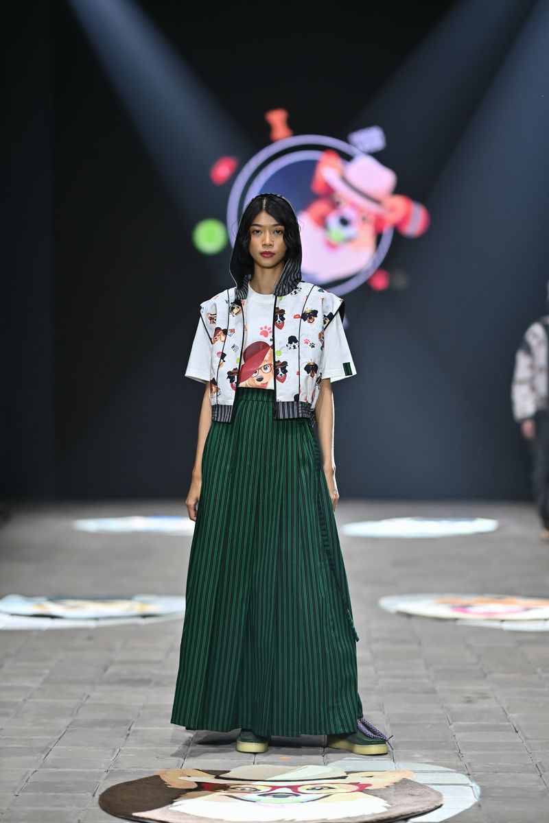 Koleksi Adrie Basuki di Plaza Indonesia Fashion Week
