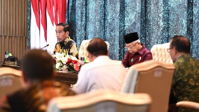 Panglima TNI Hadiri Sidang Kabinet Paripurna Terakhir di IKN Panglima TNI Jenderal TNI Agus Subiyanto menghadiri Sidang Kabinet Paripurna (SKP) Ke-2 sekaligus Sidang Kabinet Paripurna terakhir pada masa pemerintahan Kabinet Indonesia Maju periode Tahun 2019-2024 di Istana Garuda, Ibu Kota Nusantara (IKN), Penajam Paser Utara, Kalimantan Timur, Jumat (13/9/2024).