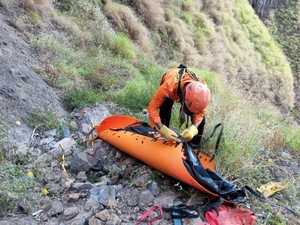 Pendaki Wanita Terperosok di Jurang Gunung Abang, Jasadnya Dievakuasi