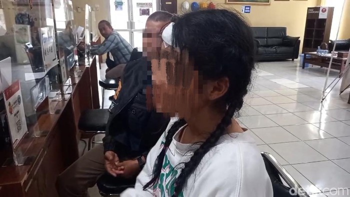 Remaja putri di Palembang jadi korban pengeroyokan dan cyber bullying.