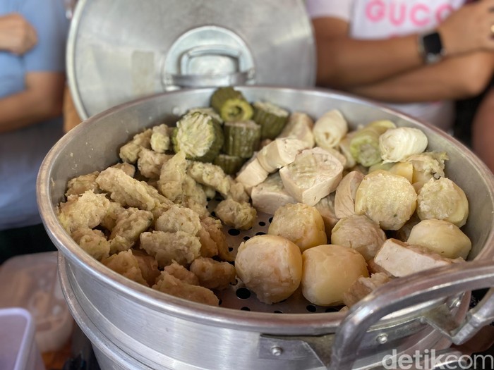 Siomay viral di Gading Serpong