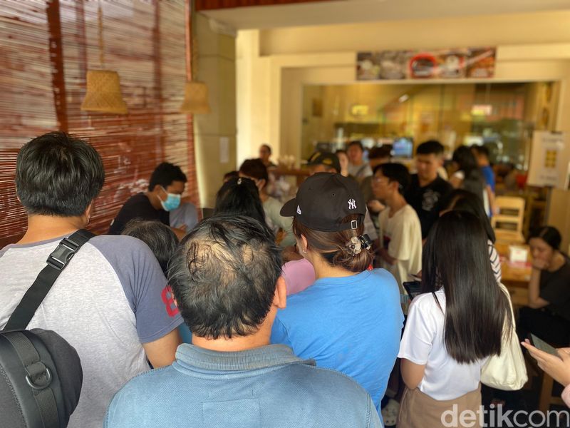 Siomay viral di Gading Serpong