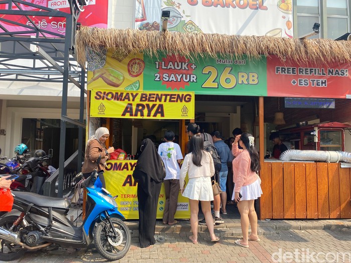 Siomay viral Siomay viral di Gading Serpong
