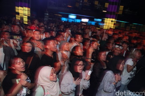 Swifties Semangat Banget Karaokean di d'Eras Vaganza!