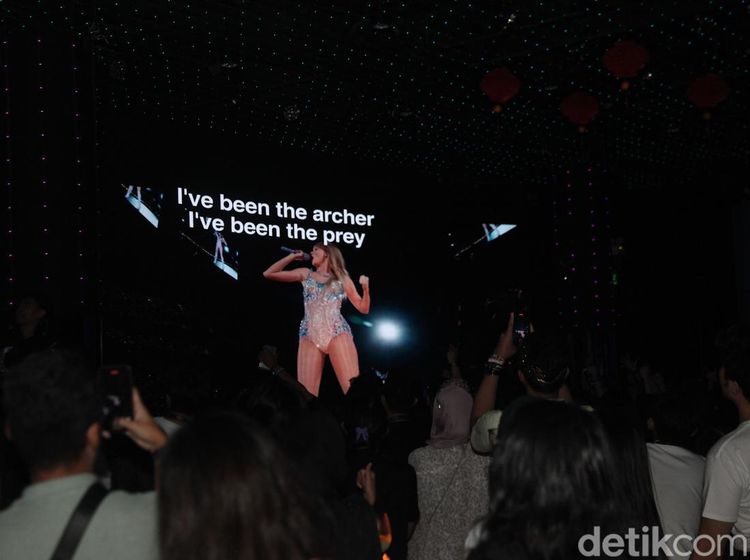 Swifties Semangat Banget Karaokean di dEras Vaganza!
