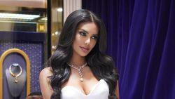 Potret Vina Anggi Sitorus Rela Kubur Mimpi Jadi Miss Universe Indonesia 2024