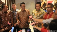 Munaslub itu telah berlangsung dan berjalan sesuai dengan AD/ART. Menkumham pun berharap, kepengurusan baru Kadin Indonesia dapat bekerja sama dengan Pemerintah sebagai mitra untuk kemajuan pembangunan ekonomi Indonesia.