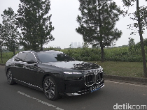 Ternyata BMW i7 Nggak Boros! Segini Konsumsi Listrik Mobil Langganan Presiden