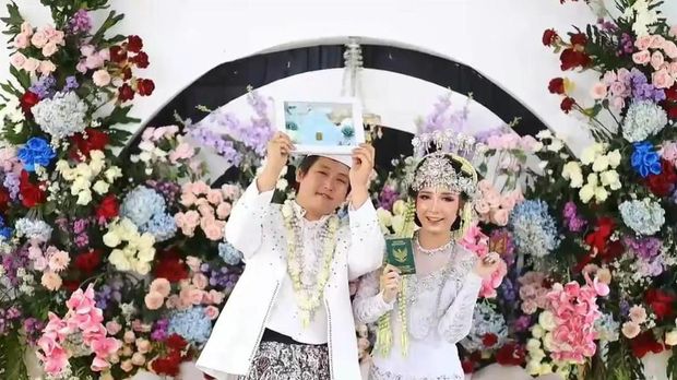 Chukhahaeyo! Perempuan Asal Lamongan ini Dinikahi Pria Korea Selatan