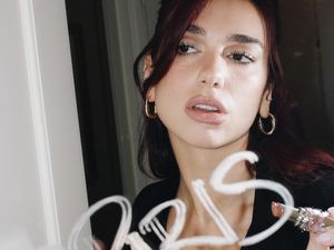Video: Dua Lipa Batal Konser di Jakarta Besok