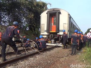 KA Commuter Line Walahar yang Anjlok Sudah Dievakuasi