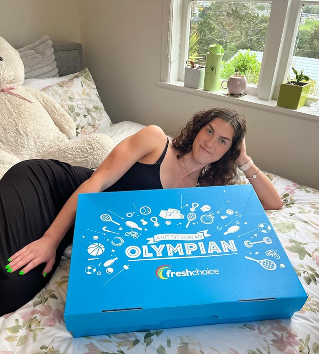 Hazel Ouwehand adalah atlet renang asal Selandia Baru yang sering mewakili negara di berbagai ajang internasional. Pulang dari Olimpiade Paris 2024 lalu, ia  kini kembali ke pekerjaan lamanya yang bertolak belakang.  Foto: Instagram Hazel Ouwehand