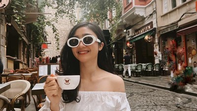 Jago Akting, Febby Rastanty Juga Doyan Ngopi dan Kulineran di Luar Negeri