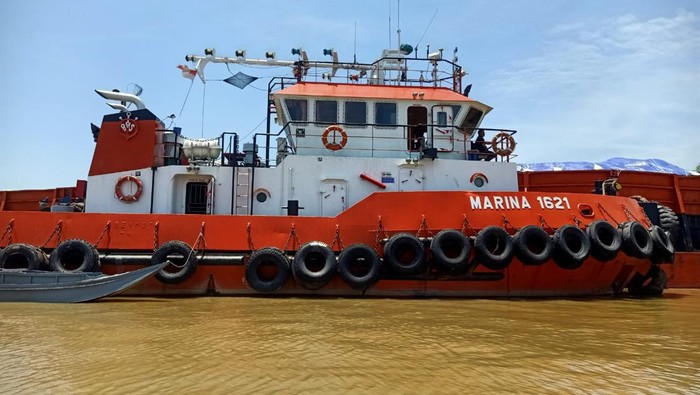 Diketahui sebelum kejadian, Kapal Tugboat Marina 1621 PT Bahtera Bestari Shiping (BBS) yang di nakhodai Muchlis (62) warga Tanjung Pinang, Kepulauan Riau menarik tongkang muatan batu bara BG Marine Power 3039 dan diasis Kapal Tugboat Sorrel.