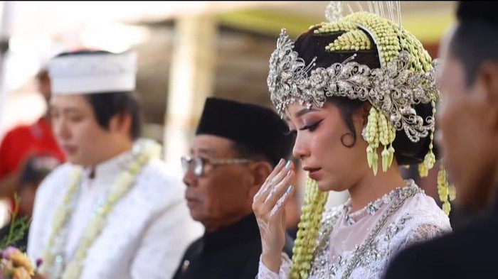 Lailatus Sadiyah saat prosesi pernikahan dengan Kyuho Choi asal Korsel