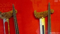 Desa Wisata Aeng Tong-Tong yang terletak di Kabupaten Sumenep memegang teguh budaya dan kearifan lokalnya. Tak heran jika desa wisata ini menjadi desa penghasil keris dengan empu terbanyak.