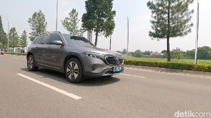 Mercedes-Benz EQB