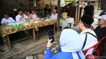 Momen Ridwan Kamil Blusukan ke Pasar Kambing Tanah Abang