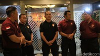 Polemik Musyawarah Nasional Luar Biasa (Munaslub) Kadin Indonesia direspons oleh Ketua Umum Kadin Indonesia Arsjad Rasjid. Ia berencana menggelar jumpa pers di Lantai 3 Menara Kadin, Kuningan, Jakarta, namun acara tersebut justru diambil alih sejumlah oknum.