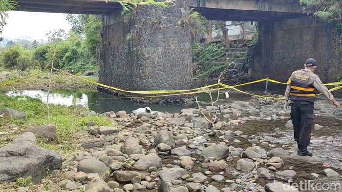 Penemuan mayat dalam karung di Tasikmalaya