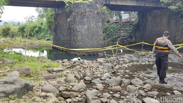 Penemuan mayat dalam karung di Tasikmalaya