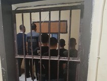 Permintaan Keluarga Korban Agar 7 Polisi Penganiaya Tahanan Tak Dipecat